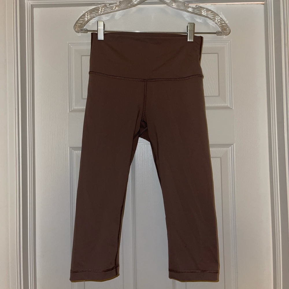 LULULEMON CROP LEGGINGS